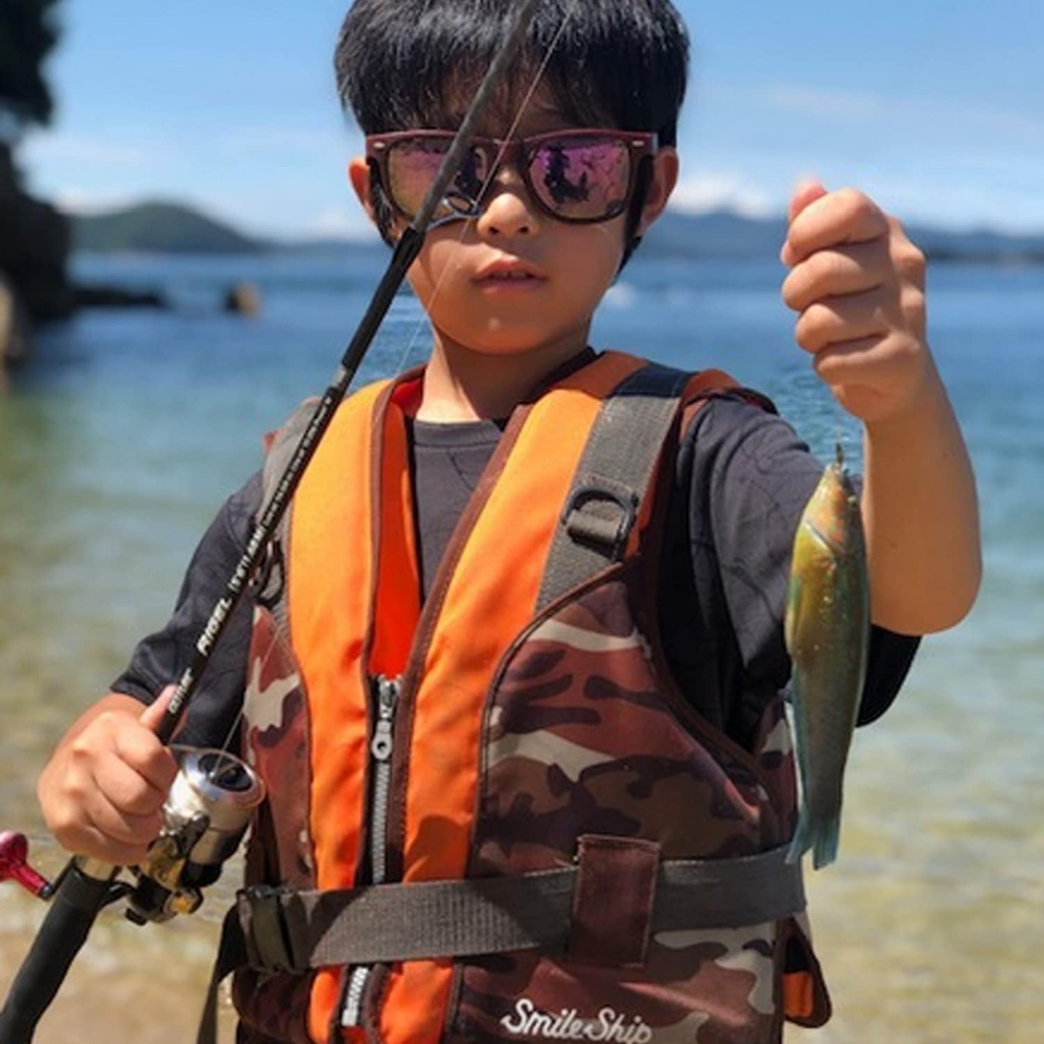 Goture コンパクトロッド 投げ竿 釣り竿 ちょい投げ 釣竿 カーボン 伸縮 超軽量 携帯型 振り出し スピニングロッド ベイトロッド 振出ロッド ルアーロッド フィッシングロッド コンパクト 海釣り 初心者用 釣り具（2.7m 2.37m 1.83m 2.1m）